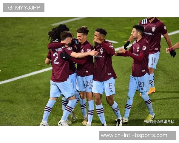 巴拉纳竞技与弗鲁米嫩塞激战正酣谁将赢得这场巴西足球盛宴